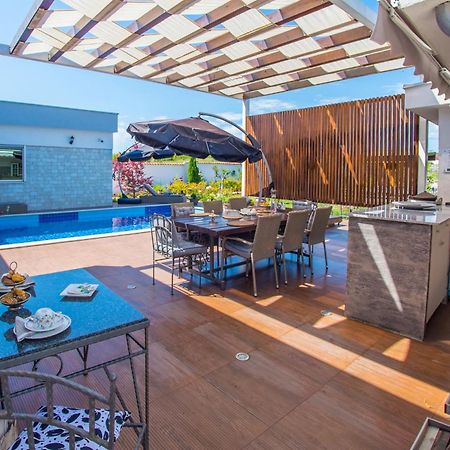 Villa Vie Благай Екстериор снимка